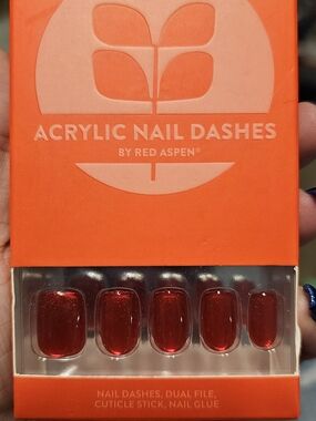 Red Aspen Acrylic Press-On Nails in Shimmering Red